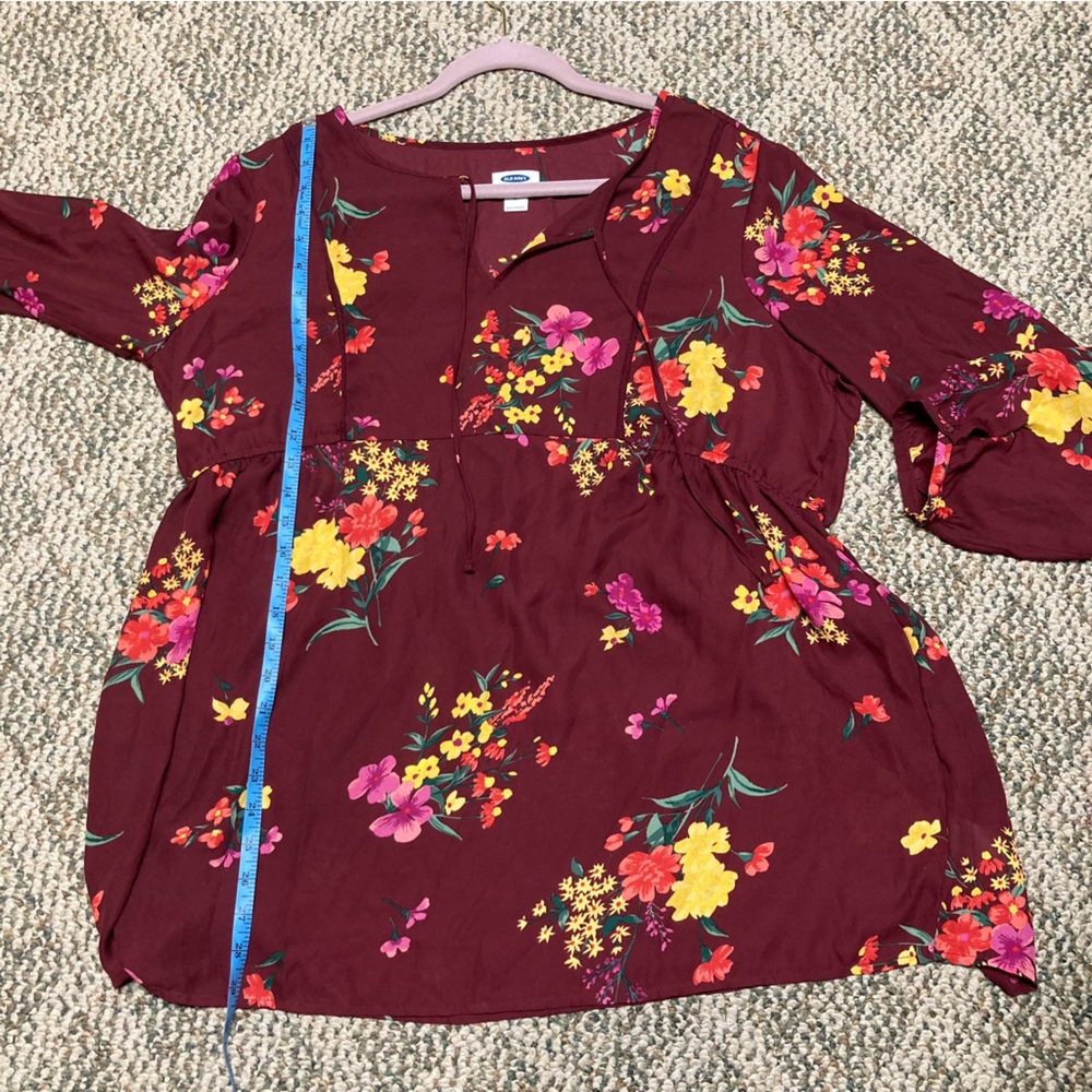 5/$15 Old Navy Maternity Burgundy & Floral Semi-Sheer Top XL Maternity - Picture 5 of 7